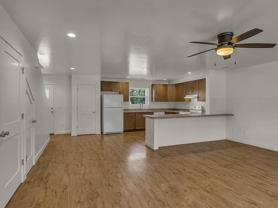 living room-kitchen area on ground floor