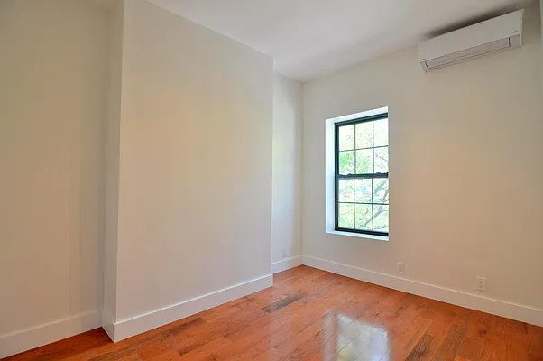 Rented by Nest Seekers International | media 17