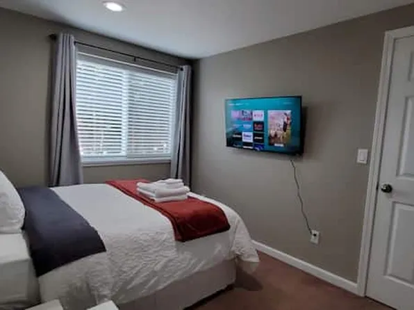 (undisclosed Address), Seattle, WA 98133