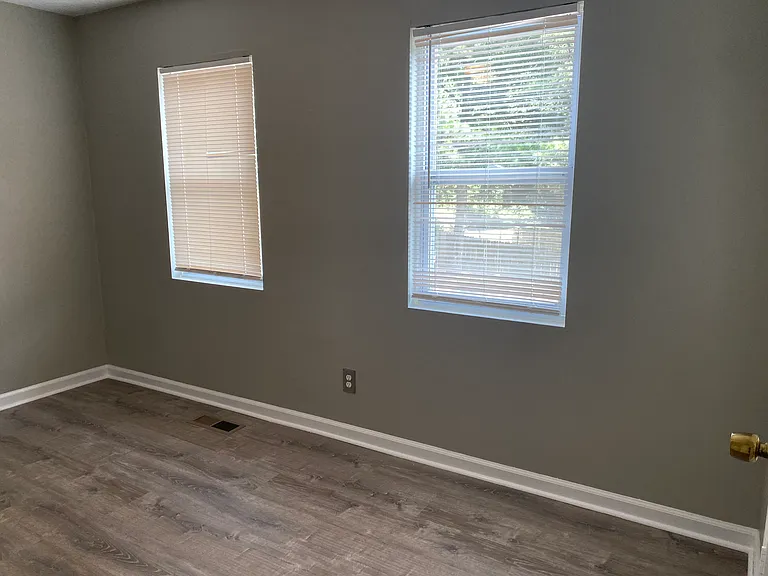 2044 Lenoa Ln — Photo 14