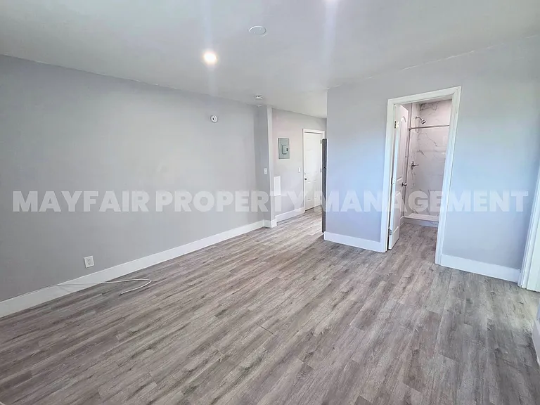 225 Iowa Ave #4D — Photo 5