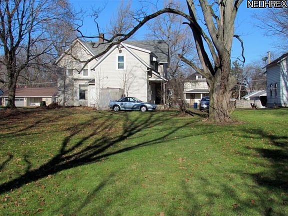 3rd image of 138 W Martin Ave