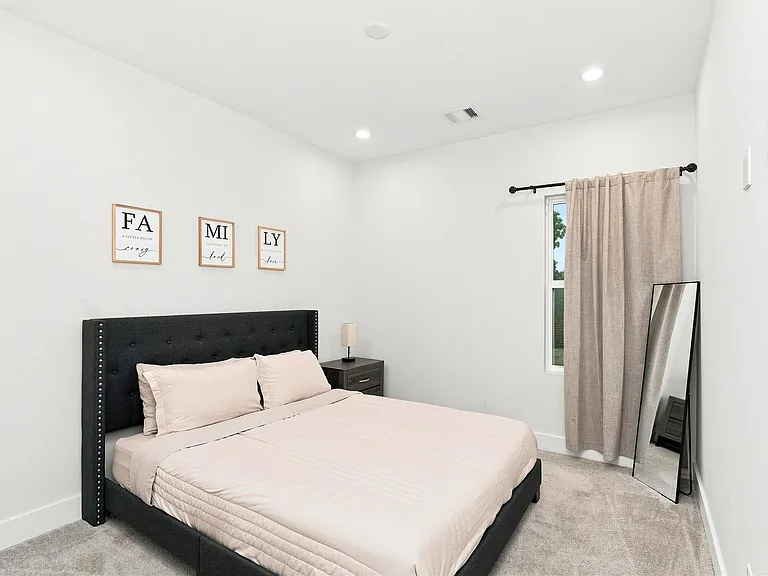 835 Dorchester St #D — Photo 9