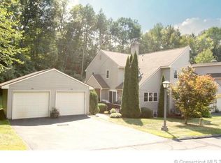 30 Folkstone Rd APT A, Broad Brook, CT 06016