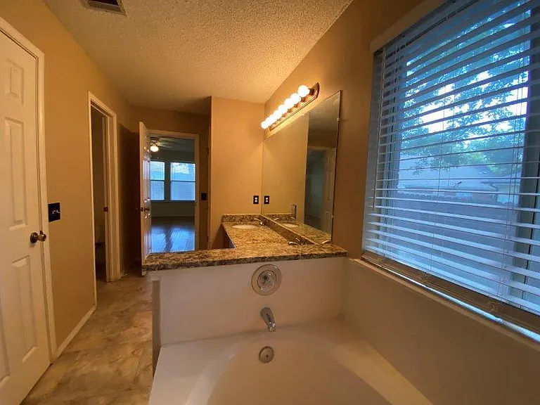 1903 Balsam Way — Photo 10
