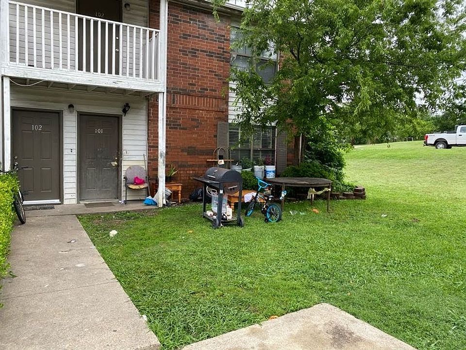 1st image of 801 SE 4th St