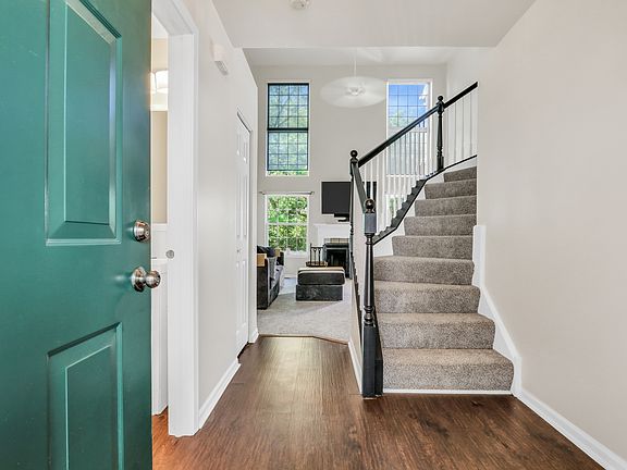 3rd image of 227 Rainier Way
