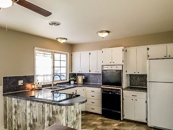 4th image of 1315 Merrett Dr