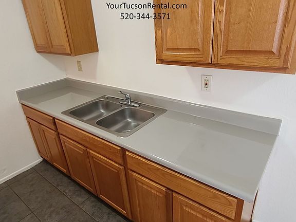 5th image of 916 S 4th Ave APT A