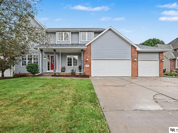 2811 Leigh Ln, Papillion, NE 68133