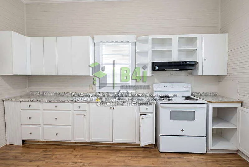 3 bed, 1.0 bath, 1434 sqft, $1,095 — Photo 4