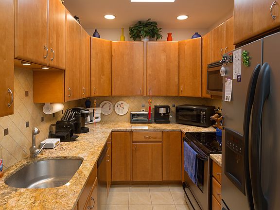 Kitchen-granite counters    