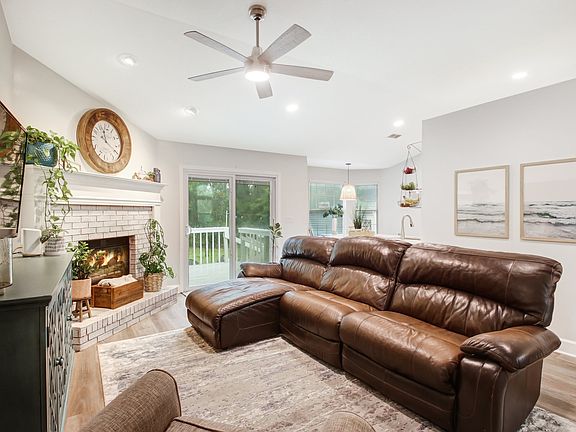 5th image of 9208 Dale View Ln W