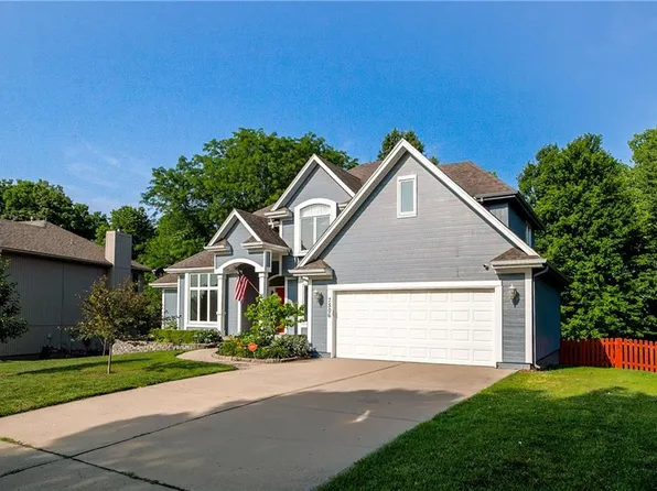 7506 N Palmer Ave, Kansas City, MO 64158