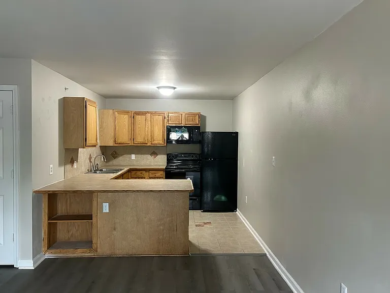 Falcon Crest Apartments Kitchen