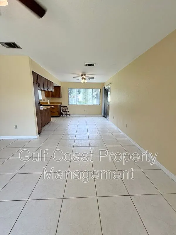 3 bed, 2.0 bath, 1721 sqft, $1,700 — Photo 4