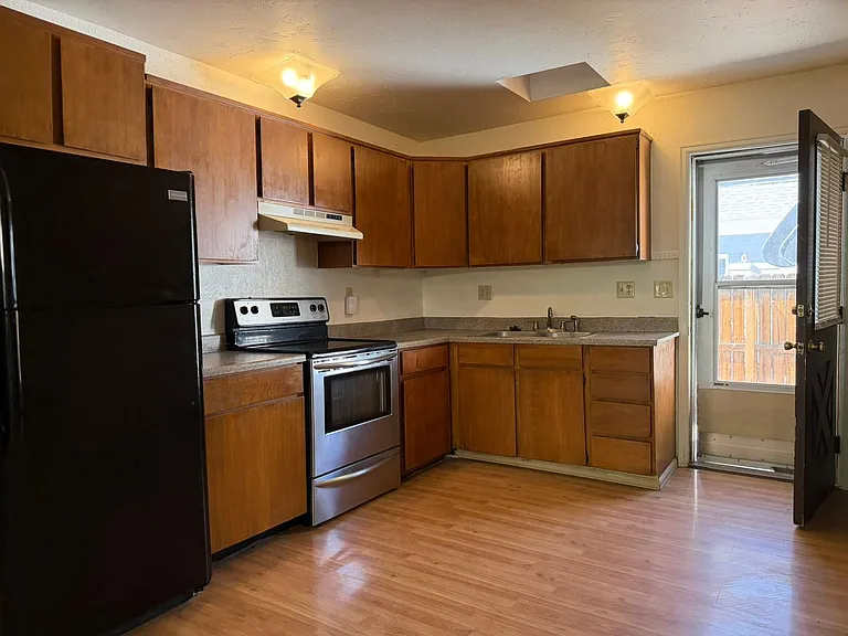 165 N Cherry St — Photo 6