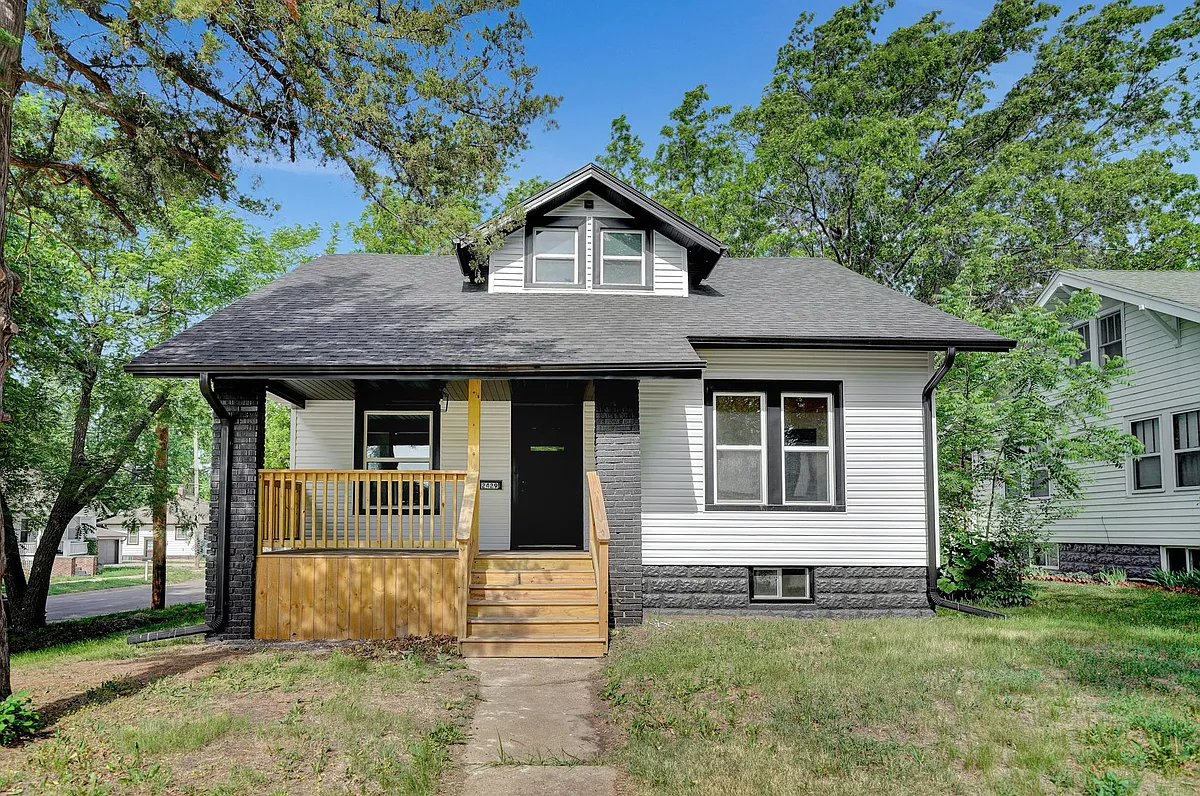 Building Photo - 2429 S 13th St
