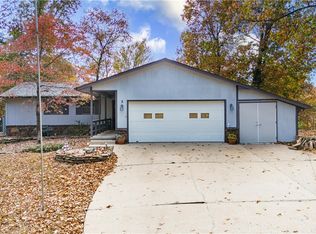 8 Wembly Dr, Bella Vista, AR 72715