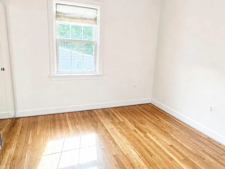 300 Commonwealth Ave #4 — Photo 11