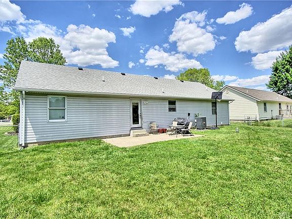 4th image of 576 Beachler Dr