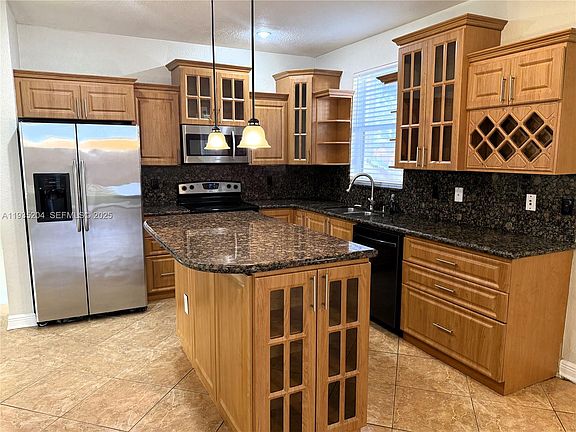 3rd image of 5081 SW 136th Ter