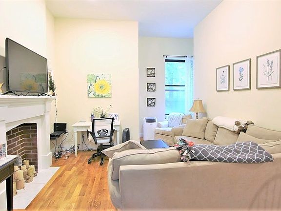 3rd image of 318 W 77th St APT 2B
