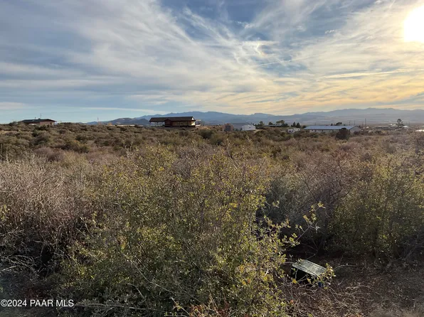 7965 W Farringdon Ln, Kirkland, AZ 86332