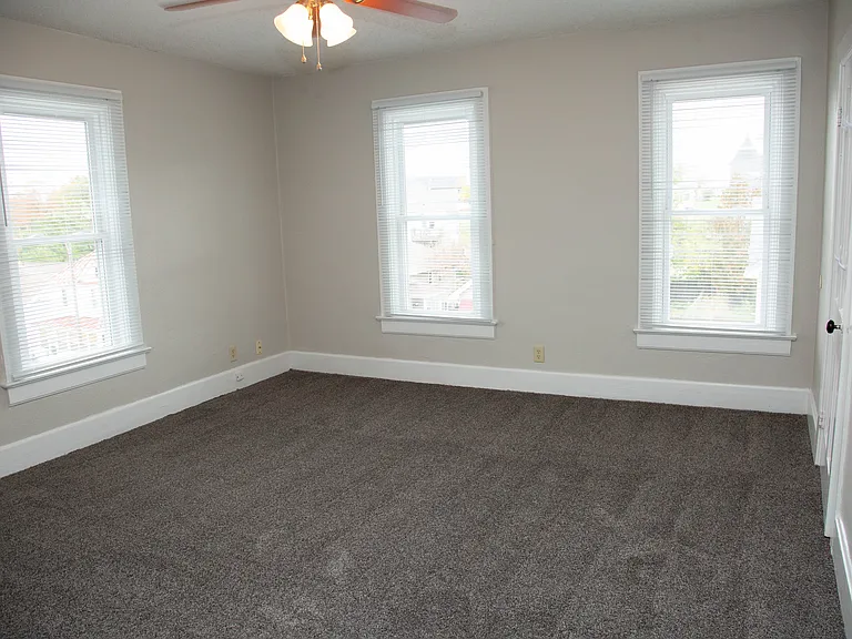 955 N Booth St — Photo 12