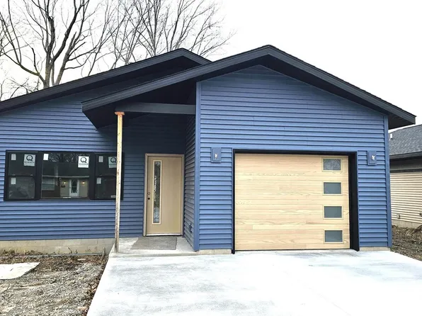 809 N 27th St, Herrin, IL 62948