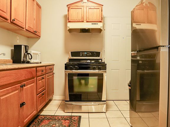 2nd image of 1549 N Maplewood Ave Unit 1
