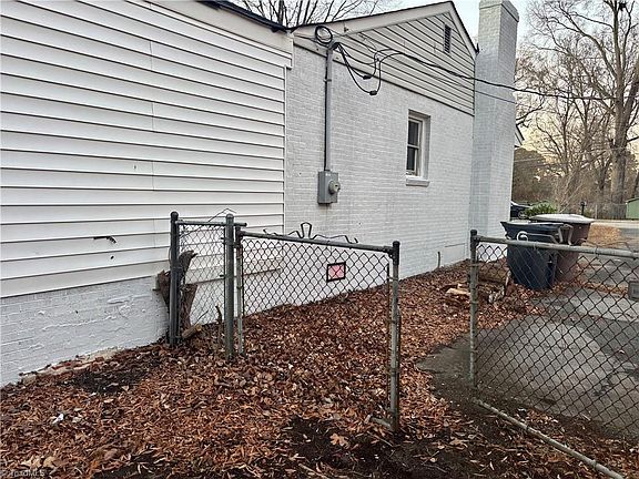 5th image of 4015 Broadacres Dr