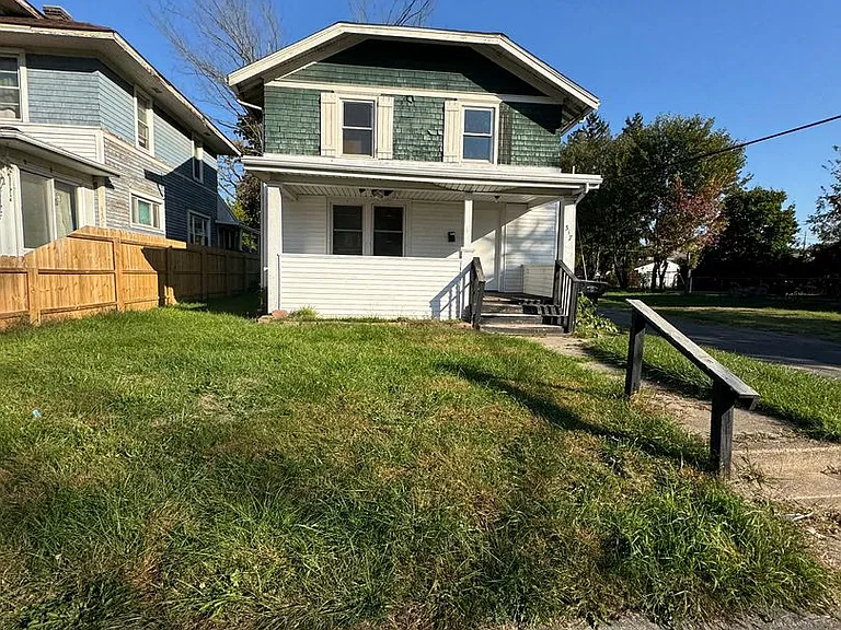 317 E Indiana Ave — Photo 1
