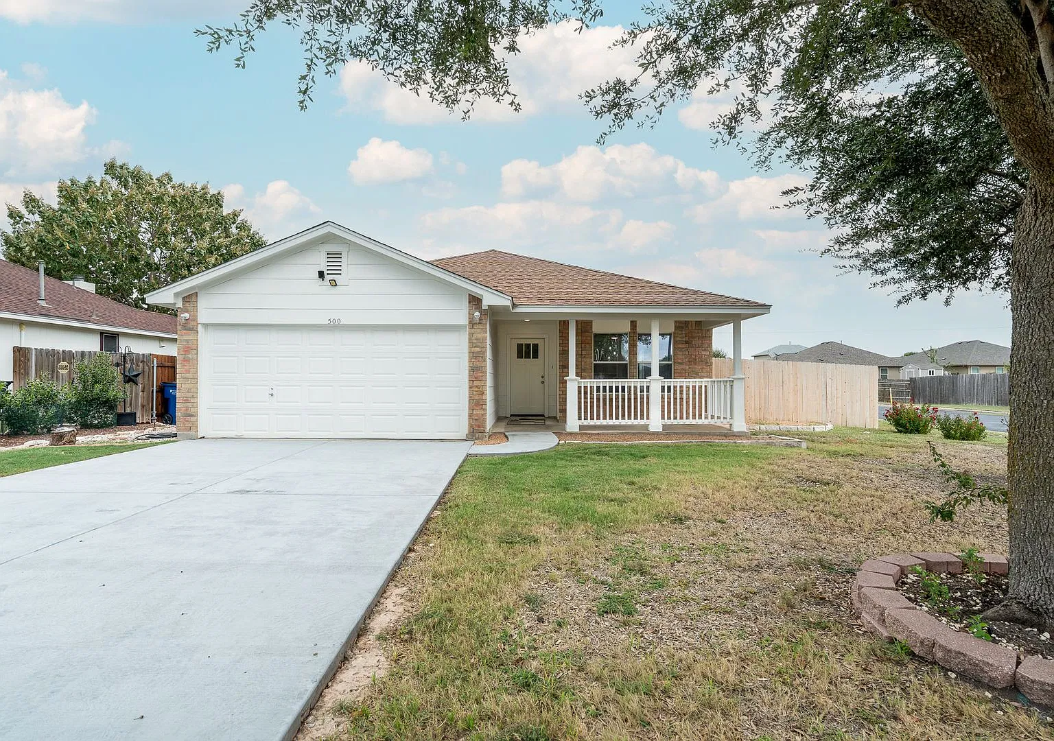 500 Mitchell Dr, Hutto, TX 78634 — Photo 1