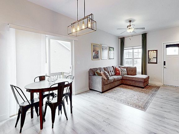 5th image of 2481 Rookwood Ln