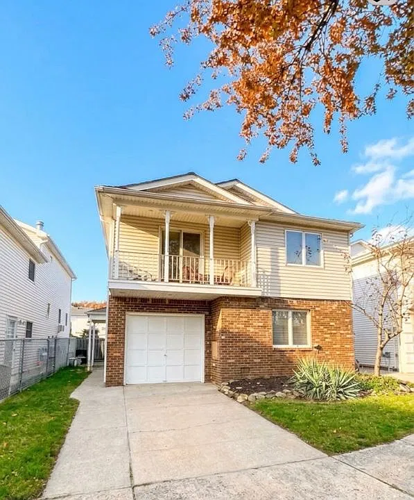 745 Stafford Ave #1