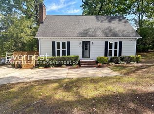 3208 Pinecrest Dr, Raleigh, NC 27609