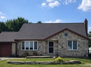 85 Briarcliff Road, Westbury, NY 11590