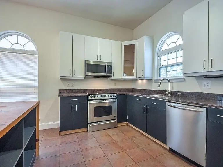 5713 Lewis St — Photo 15
