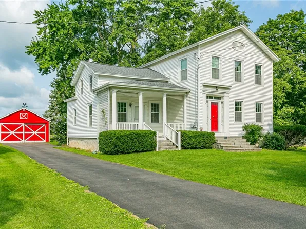 9 N Newark St, Phelps, NY 14532