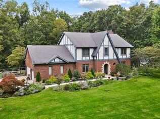 1079 Berryhill Rd, Bellbrook, OH 45305