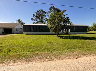 119 Christian Ln, Riegelwood, NC 28456