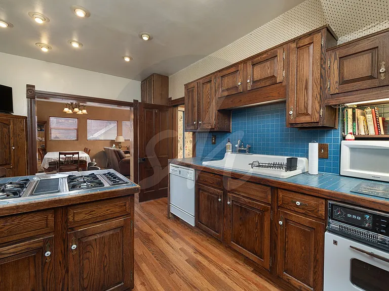 1111 W Pikes Peak Avenue — Photo 21