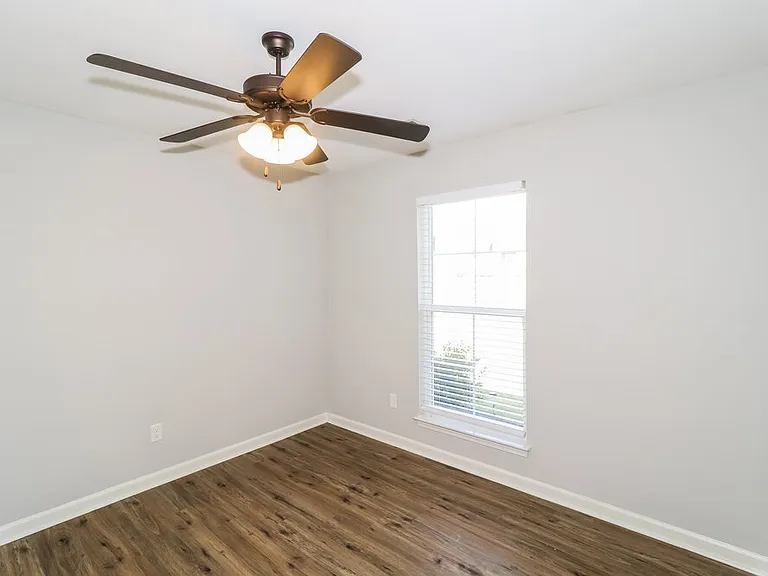 3811 Dawnwood Cir W — Photo 13