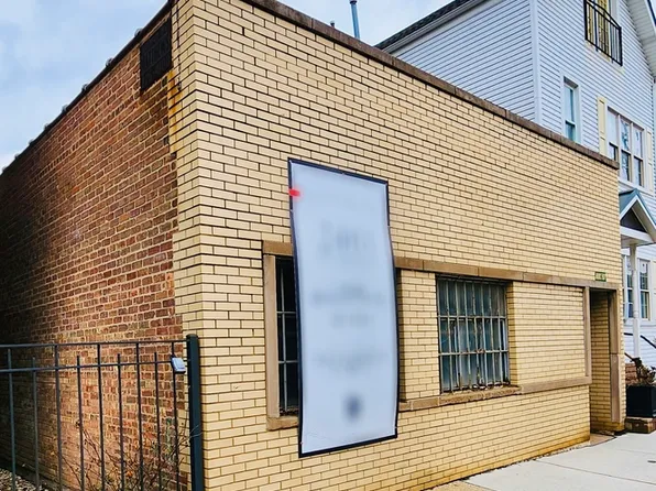 2461 N Clybourn Ave, Chicago, IL 60614