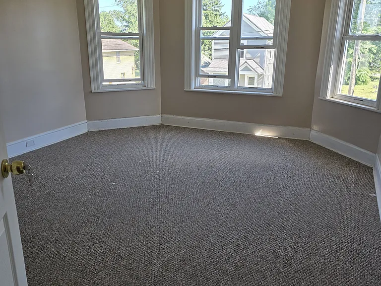 382 Orchard St — Photo 9