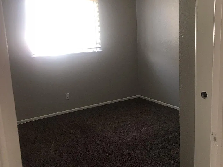502 W Beverly Dr — Photo 8
