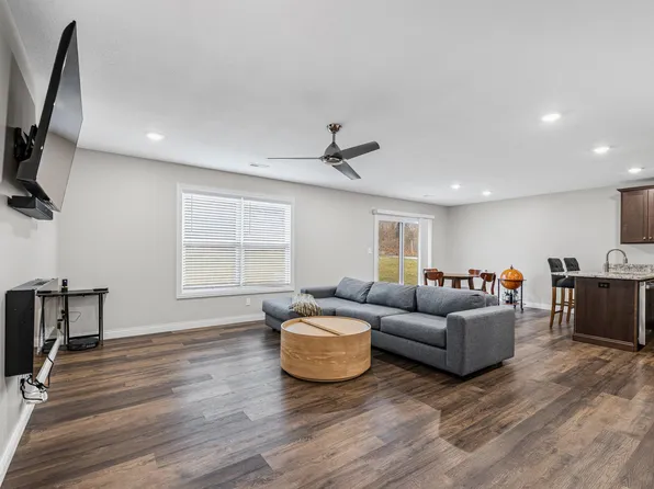 5615 Sandrock Dr, Columbia, MO 65202