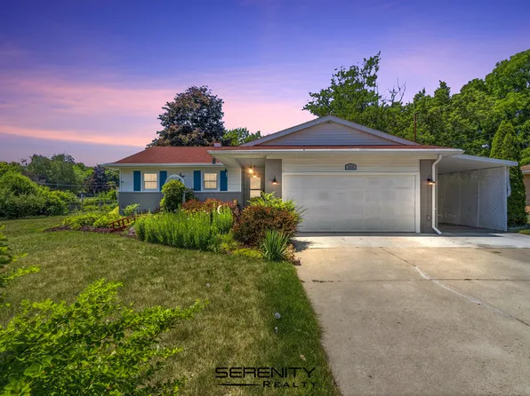232 Brookside Dr, Flushing, MI 48433