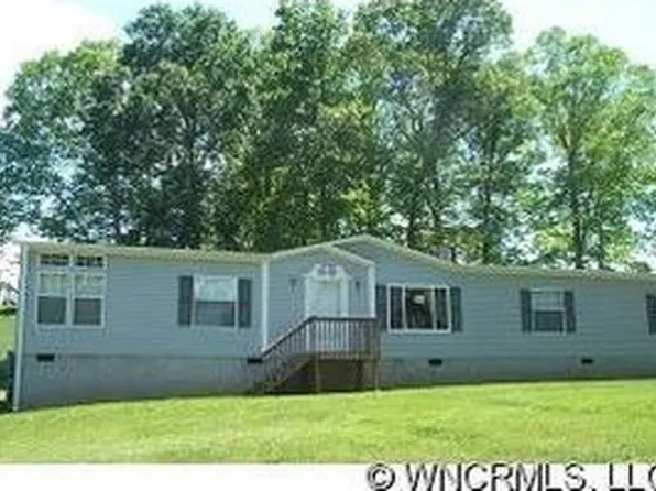 35 Sweden Ln, Clyde, NC 28721